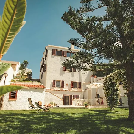 Lucia Villa